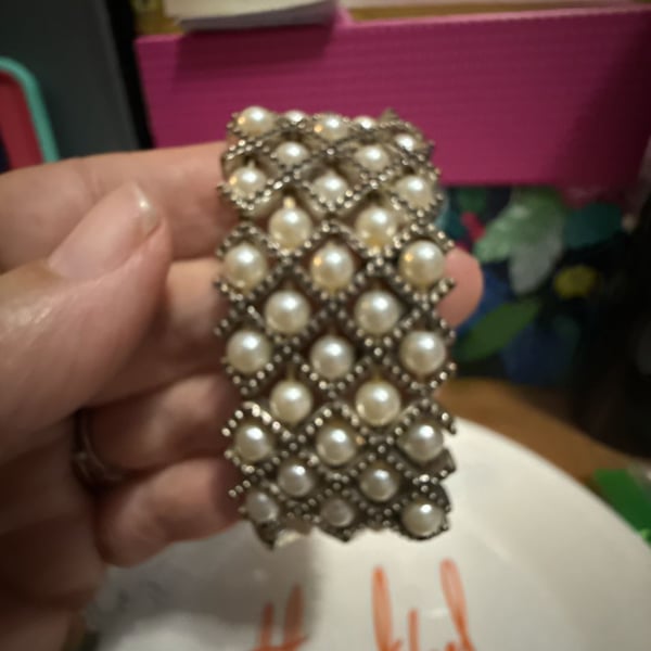 Vintage Faux Pearl Silver Tone Stretch Cuff Bracelet