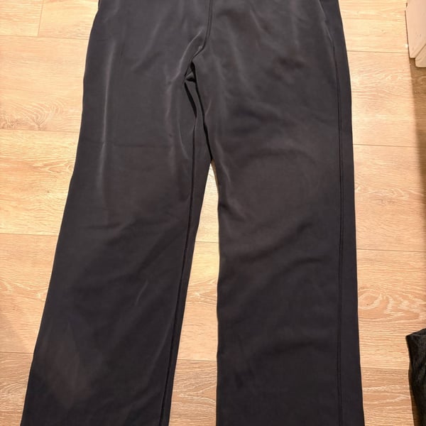 Lululemon Softstreme High-Rise Pant Size 12 Black