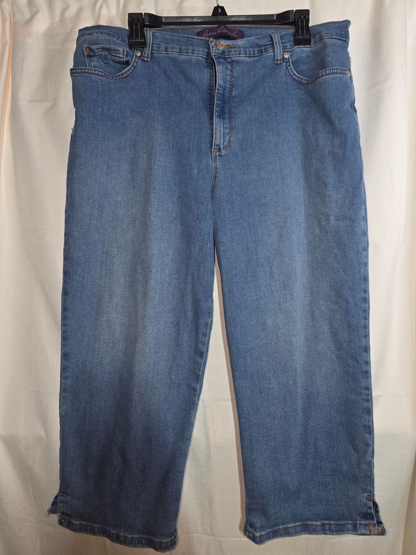 Gloria Vanderbilt Amanda capri Jeans Size 16 Blue Straight Leg Denim 2