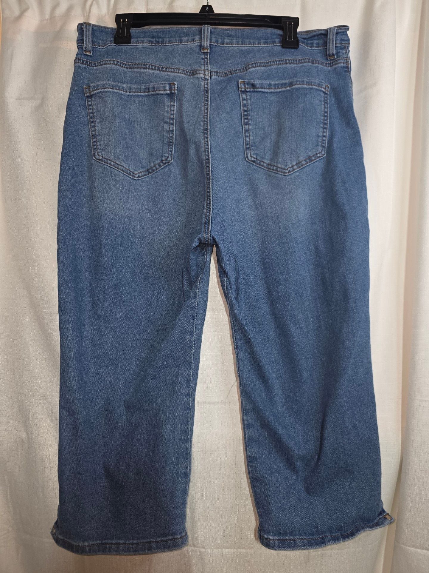 Gloria Vanderbilt Amanda capri Jeans Size 16 Blue Straight Leg Denim 3