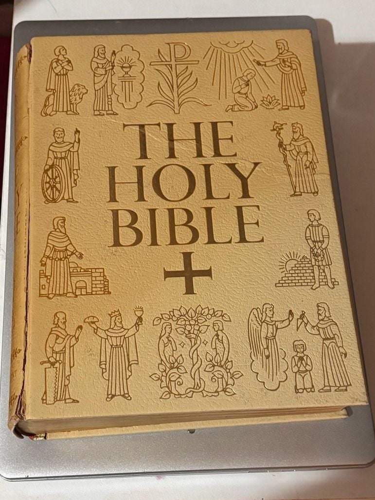Vintage The Holy Bible Illustrated Hardcover Edition 5