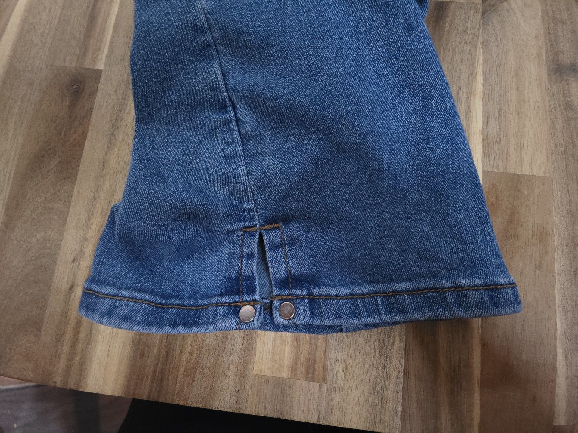 Gloria Vanderbilt Amanda capri Jeans Size 16 Blue Straight Leg Denim 9