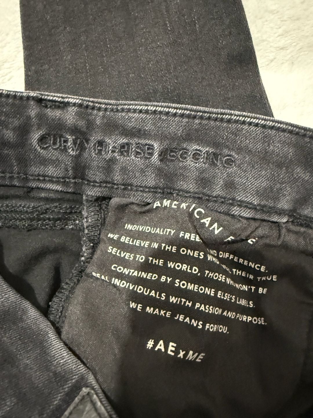 American Eagle Curvy Hi-Rise Jegging Size 8 Short Black Distressed 5