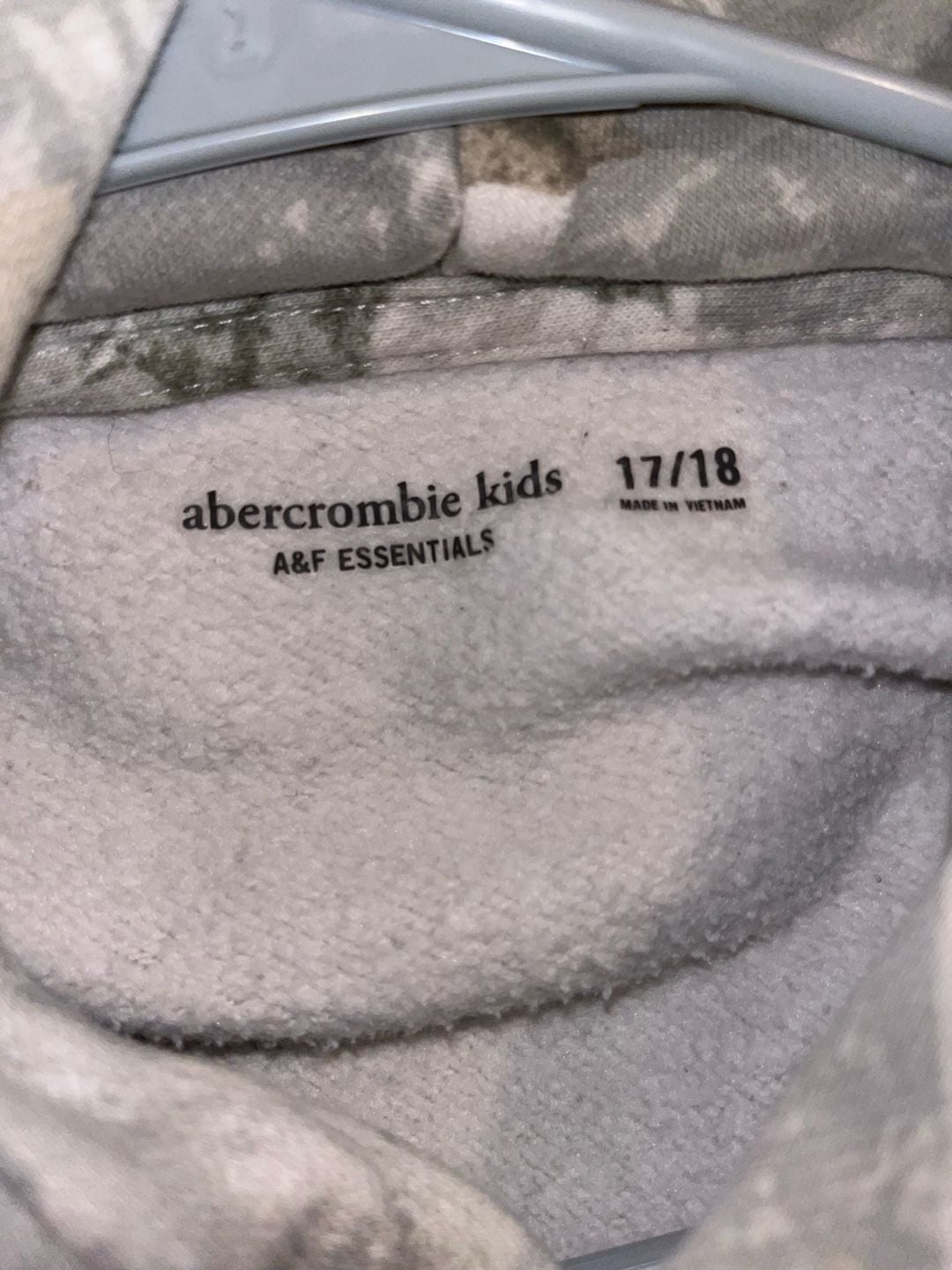 abercrombie kids A&F Essentials Hoodie Size 17/18 White Camo 4