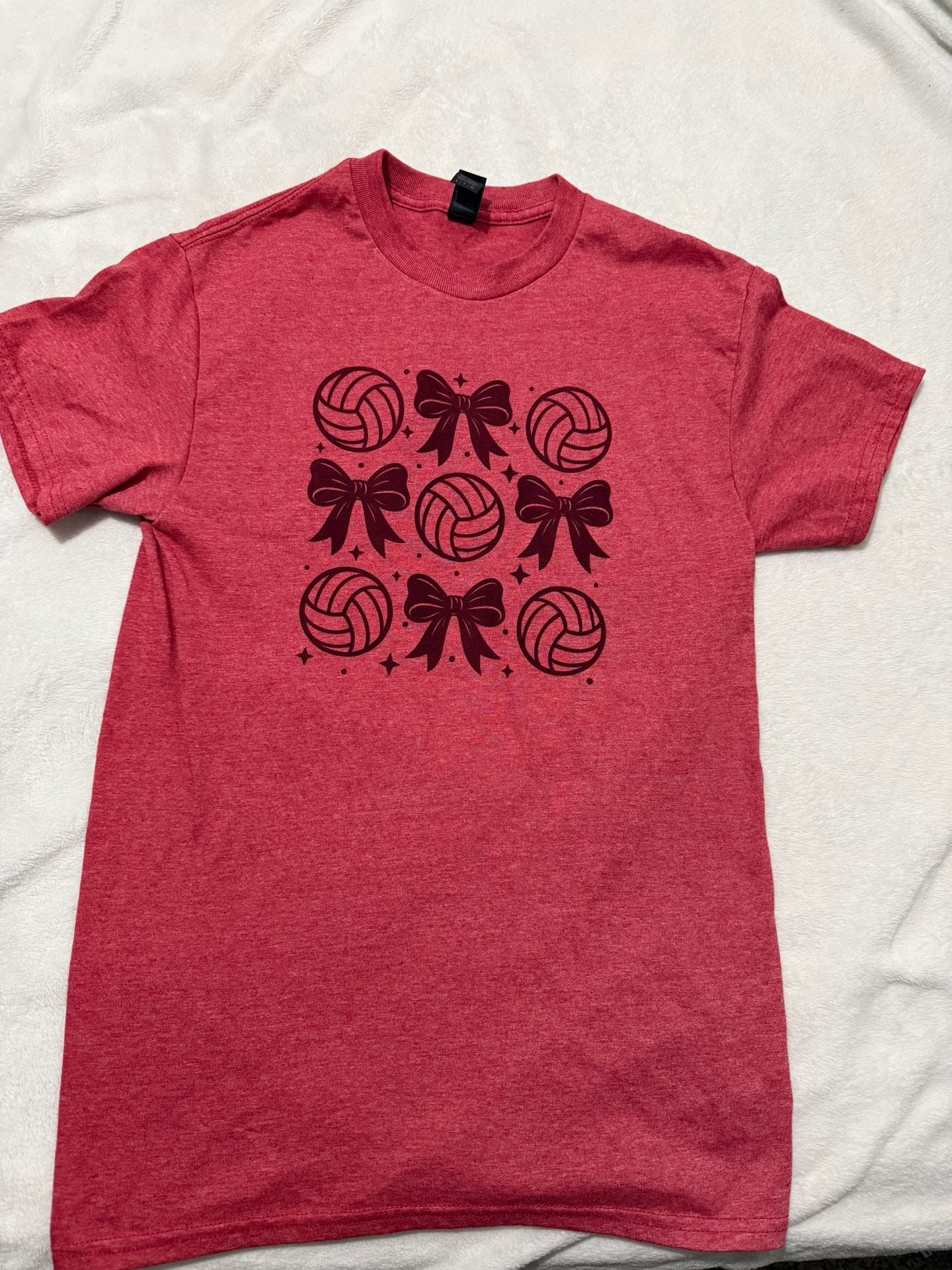 Gildan Volleyball Bow Graphic T-Shirt Size S Red Heather Sports Tee 2