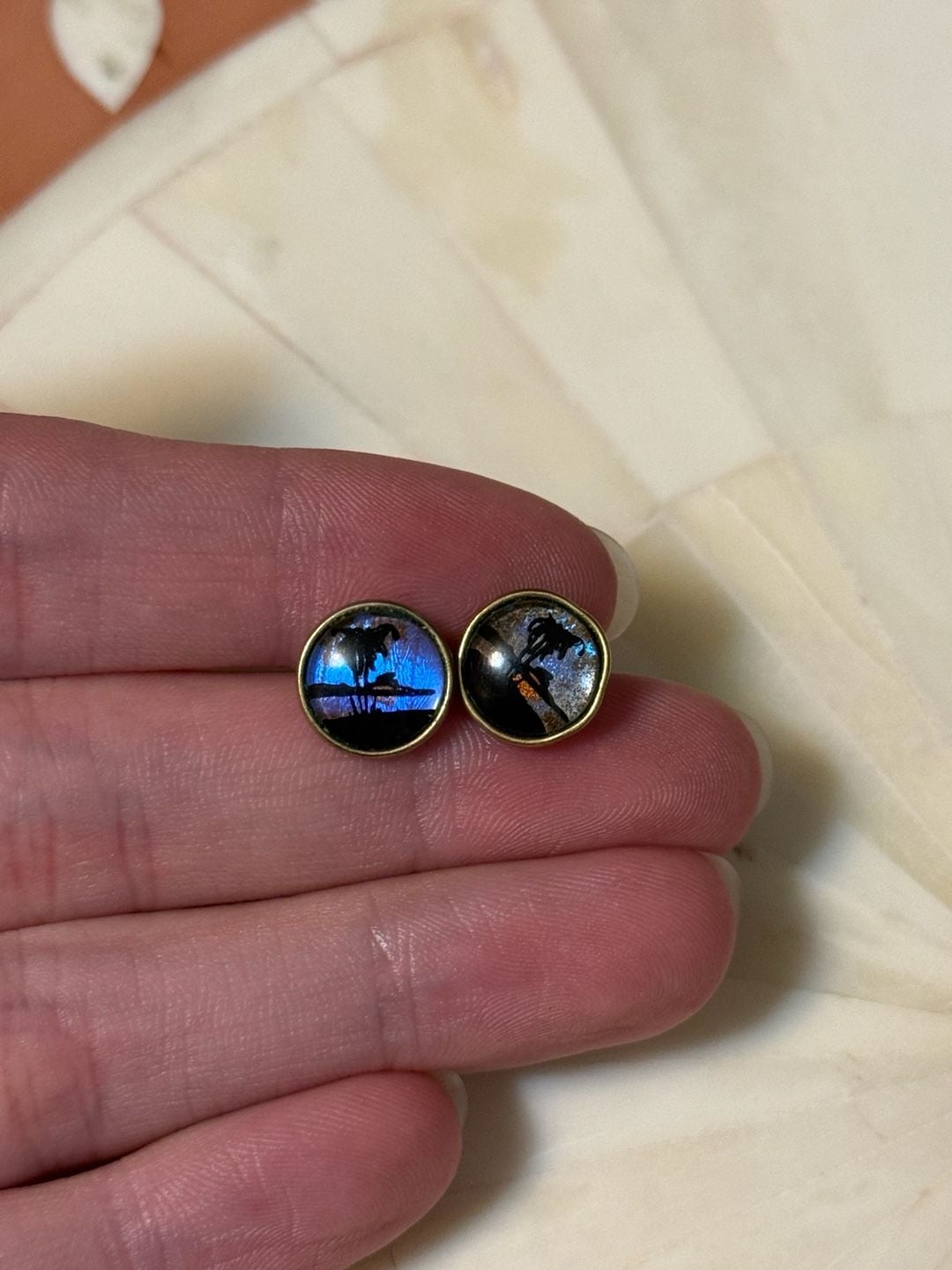Vintage Reverse Painted Butterfly Wing Snall Dainty Blue Round Stud Earrings In excellent 2