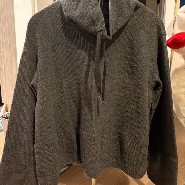Lululemon Retreat Yourself Pullover Gray