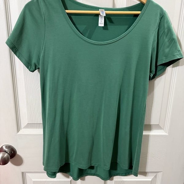 LuLaRoe T-Shirt Size S Green Modal Polyester Scoop Neck Short Sleeve
