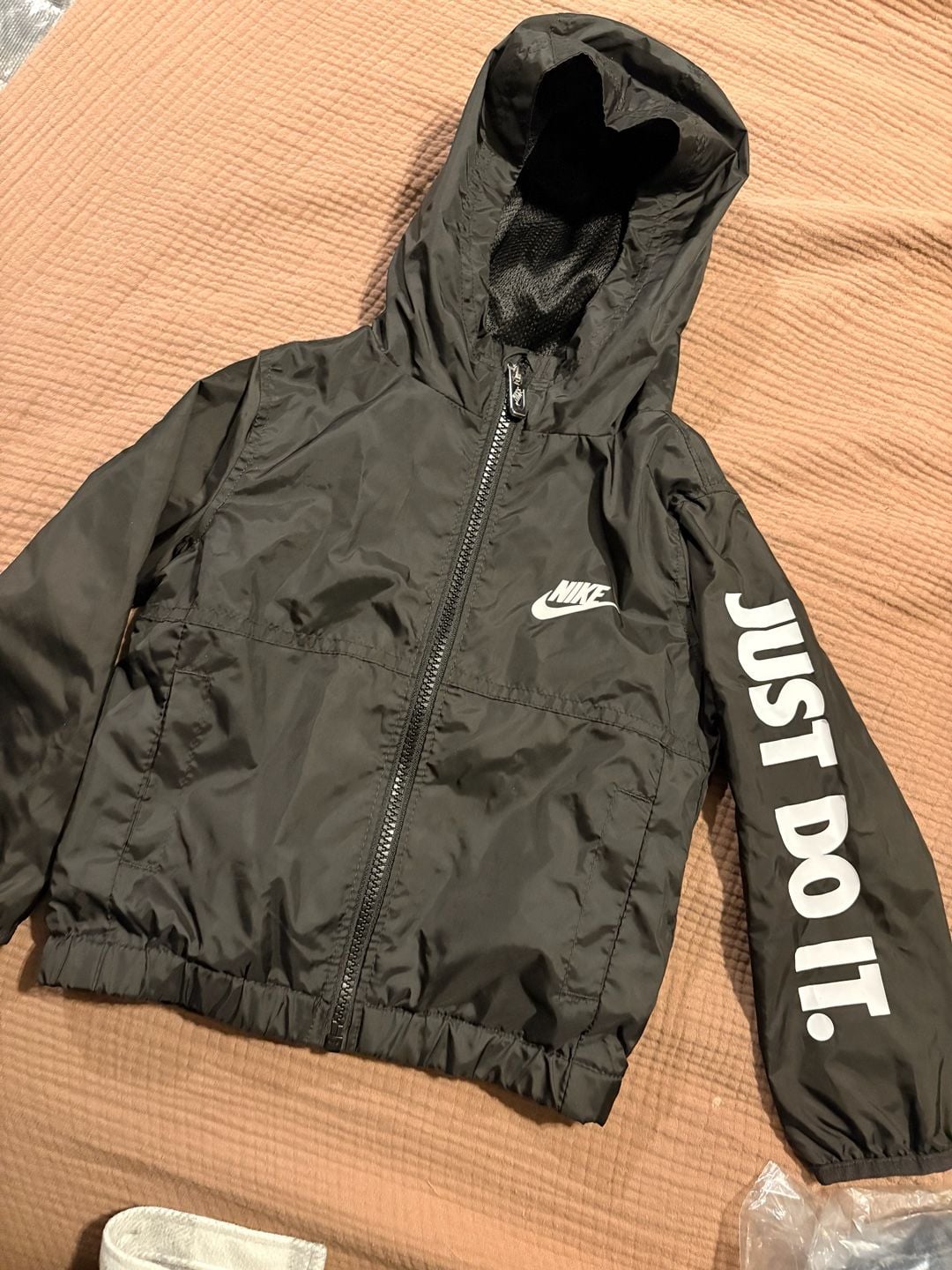 Nike Kids' Just Do It Windrunner Jacket Size 2T Black 2