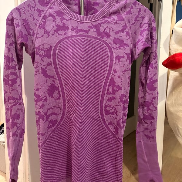 Lululemon Swiftly Tech Long Sleeve Shirt Size 4 Purple