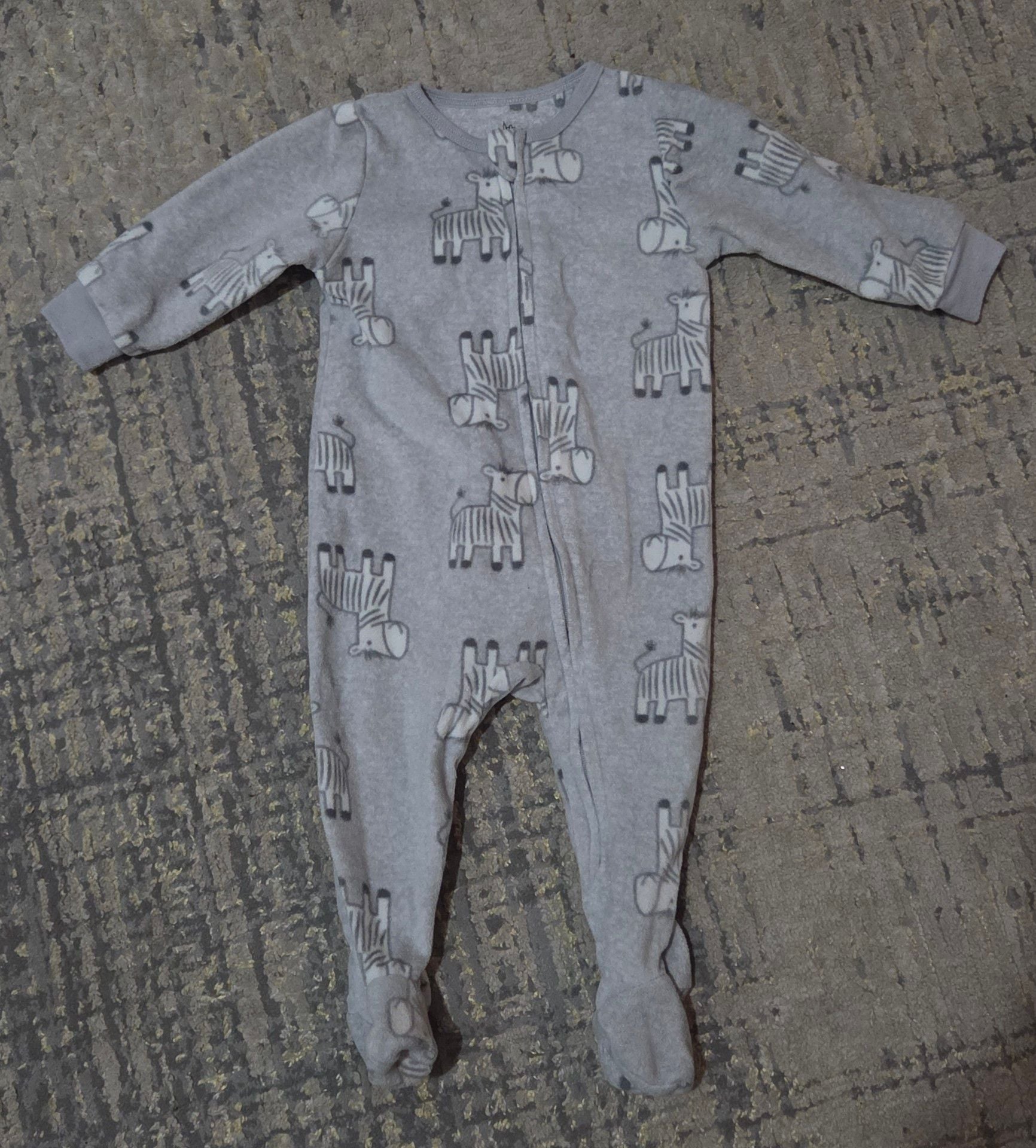 Kids Headquarters Fleece Footed Sleeper Size 9M Gray Zebra 2