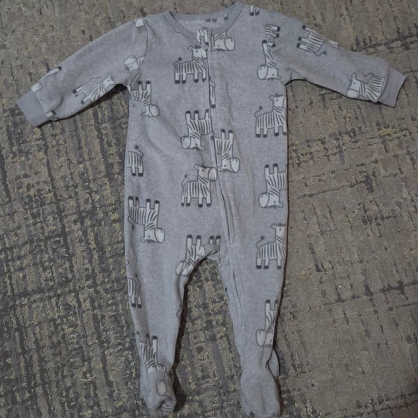 Kids Headquarters Fleece Footed Sleeper Size 9M Gray Zebra