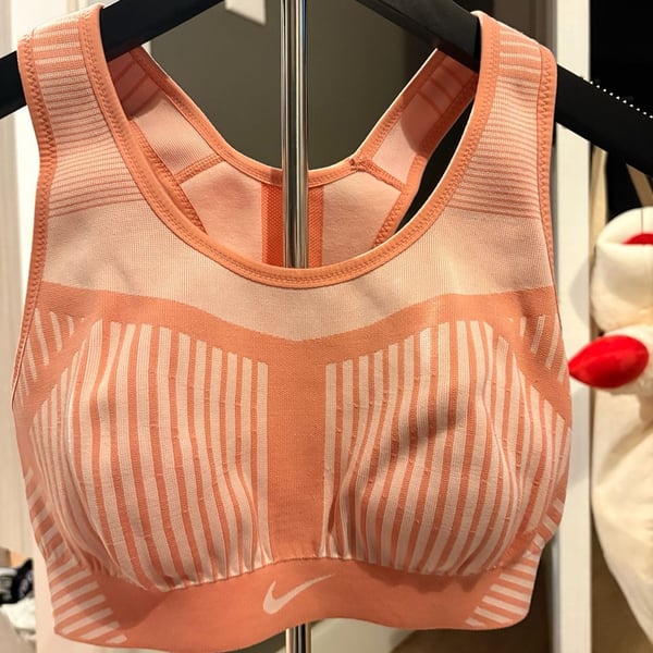 Nike FE/NOM Flyknit Sports Bra Size S Peach Orange High Support