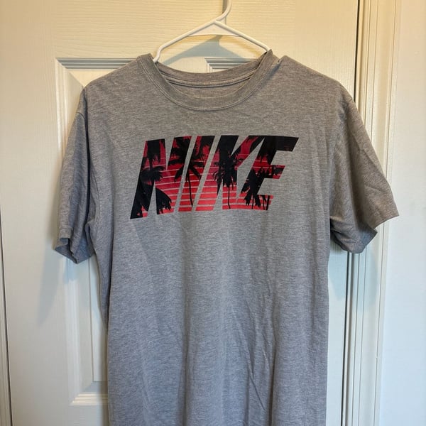 Nike Palm Tree Graphic T-Shirt Gray