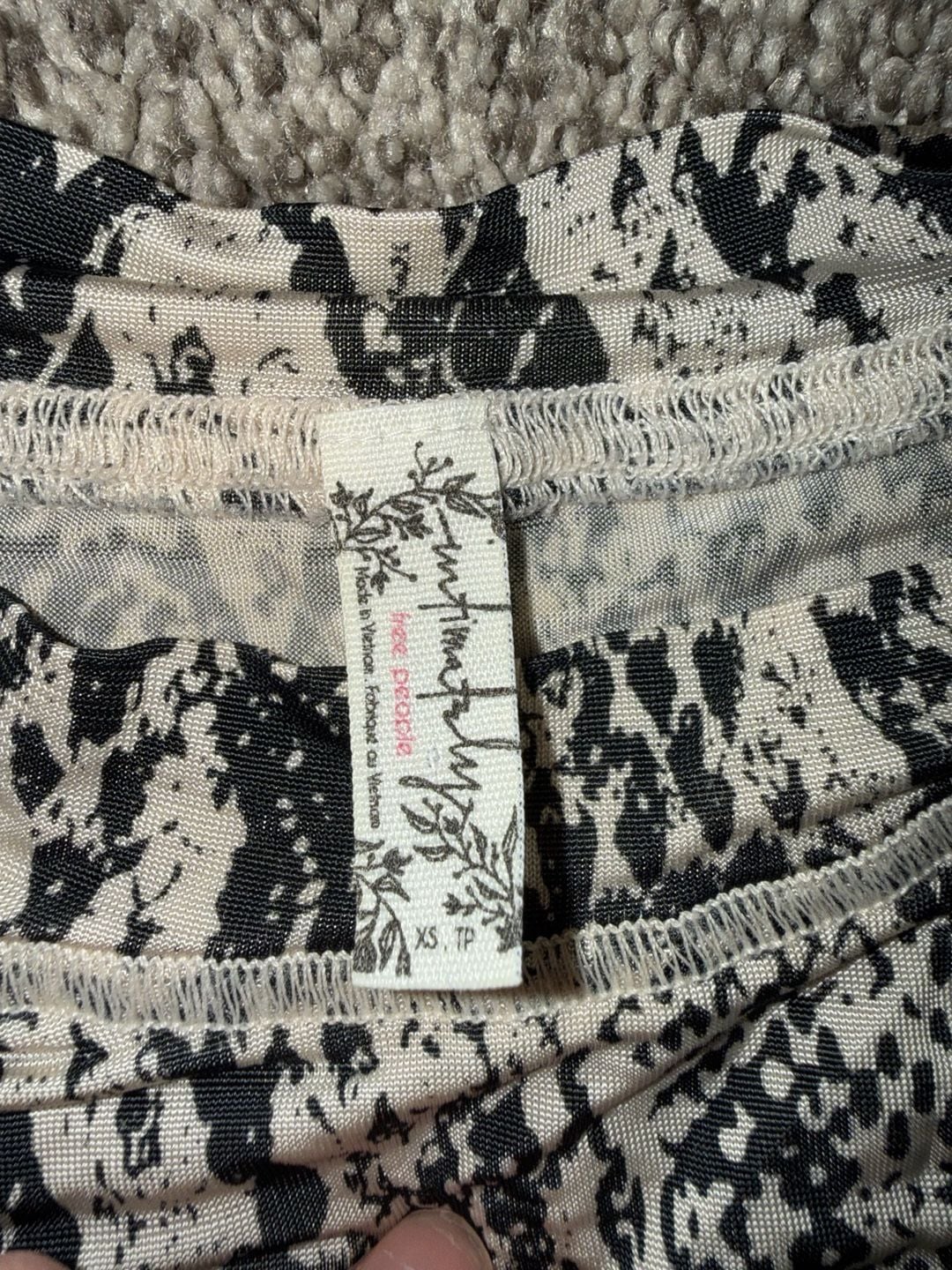 Free People Long Sleeve Top Size XS Snake Print 3