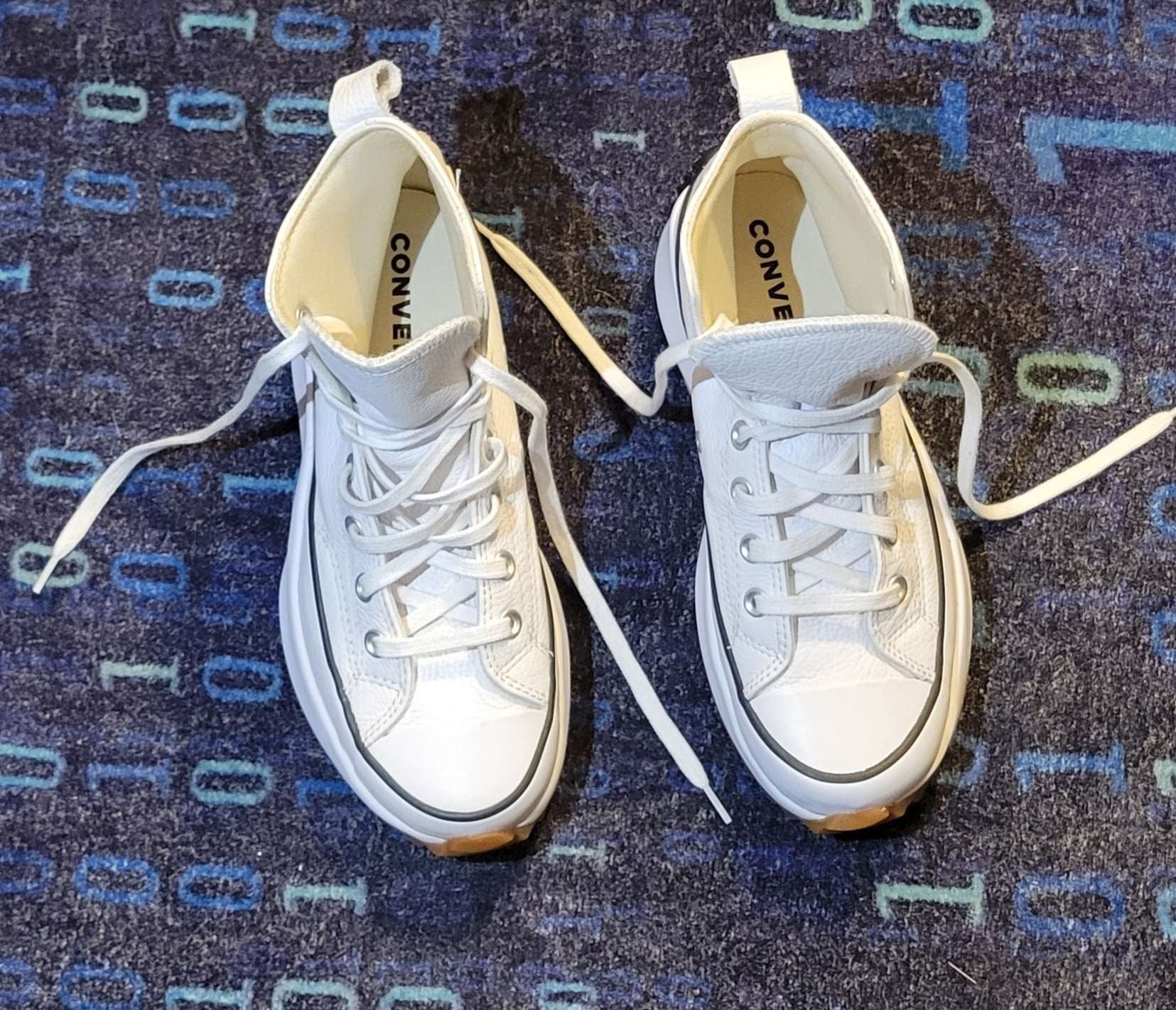 Converse Run Star Hike High Top Size 6 White Leather Platform Shoes 7