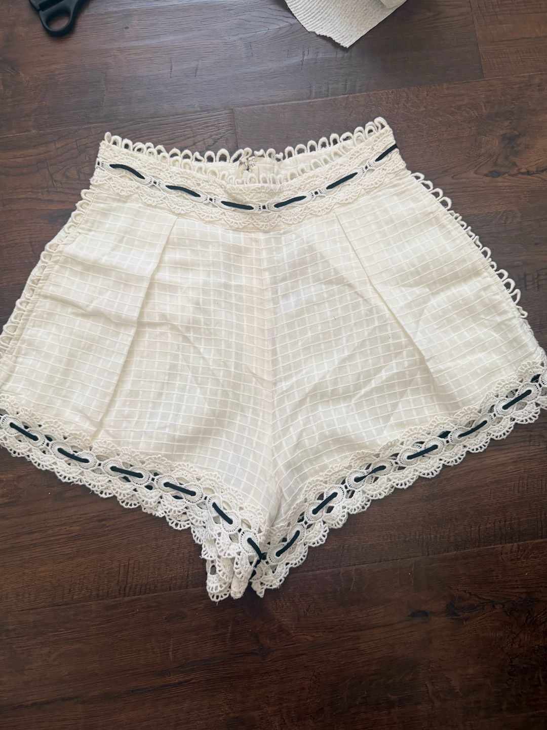 RAHI Crochet Lace Trim Shorts Size XS White Checkered 2