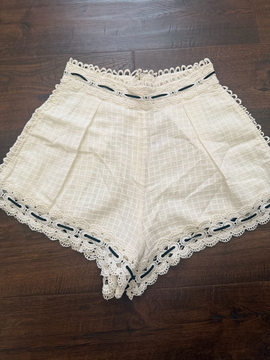 RAHI Crochet Lace Trim Shorts Size XS White Checkered 3