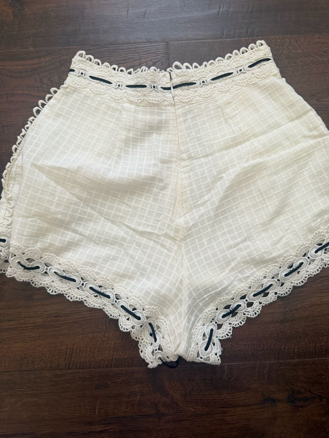 RAHI Crochet Lace Trim Shorts Size XS White Checkered 5