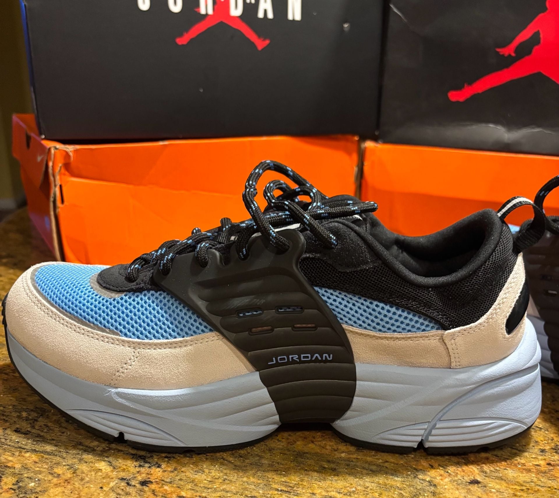 Jordan Trunner O/S Size 12 Black University Blue 1