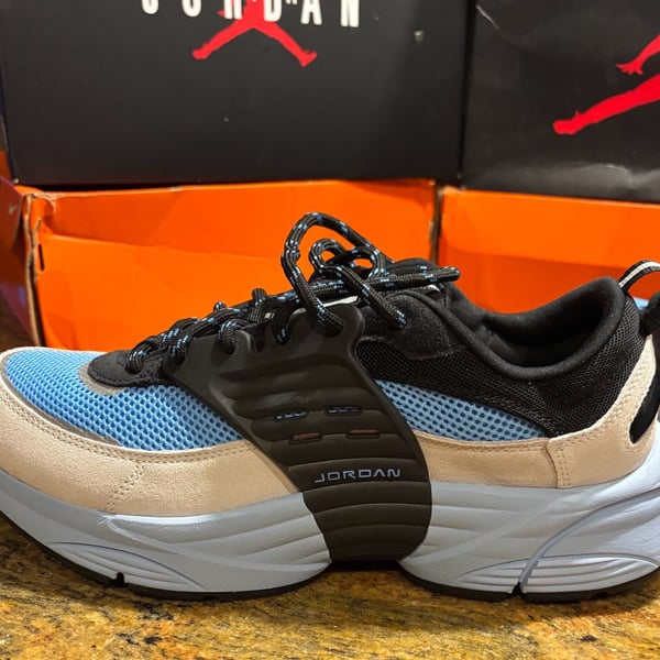 Jordan Trunner O/S Size 12 Black University Blue