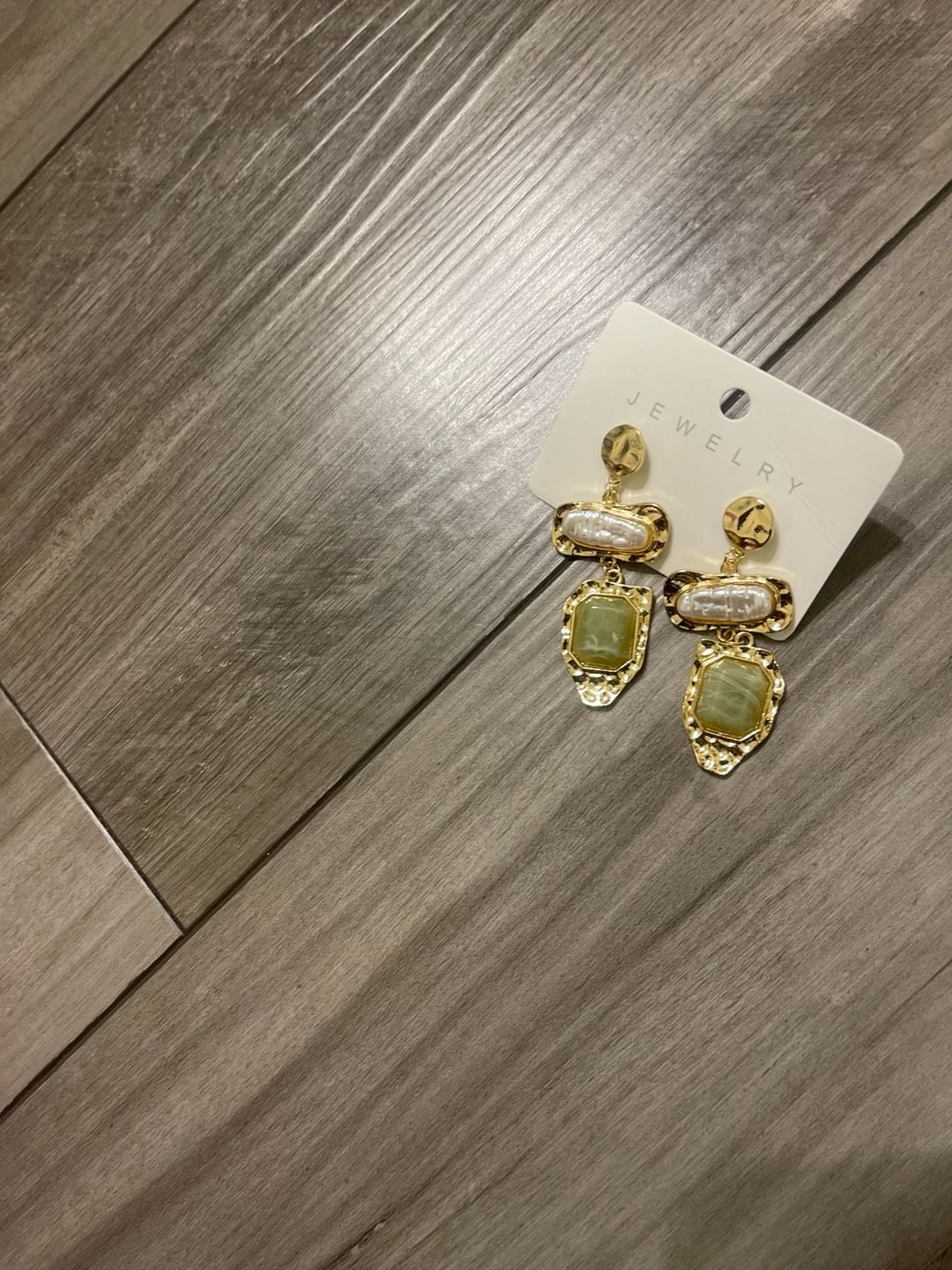 1 Pair Baroque Pearl & Green Resin Dangle Earrings, Vintage Luxury Style For Commute, Date, Formal Event, Holiday 4