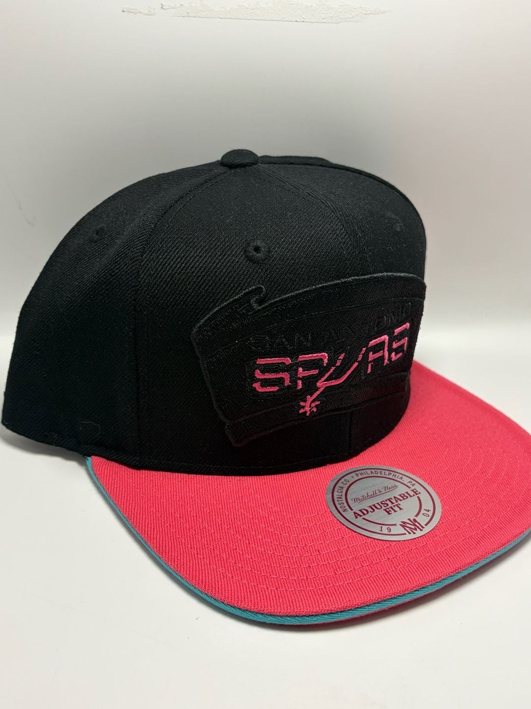 Mitchell & Ness San Antonio Spurs Snapback Hat Black Pink NBA 6