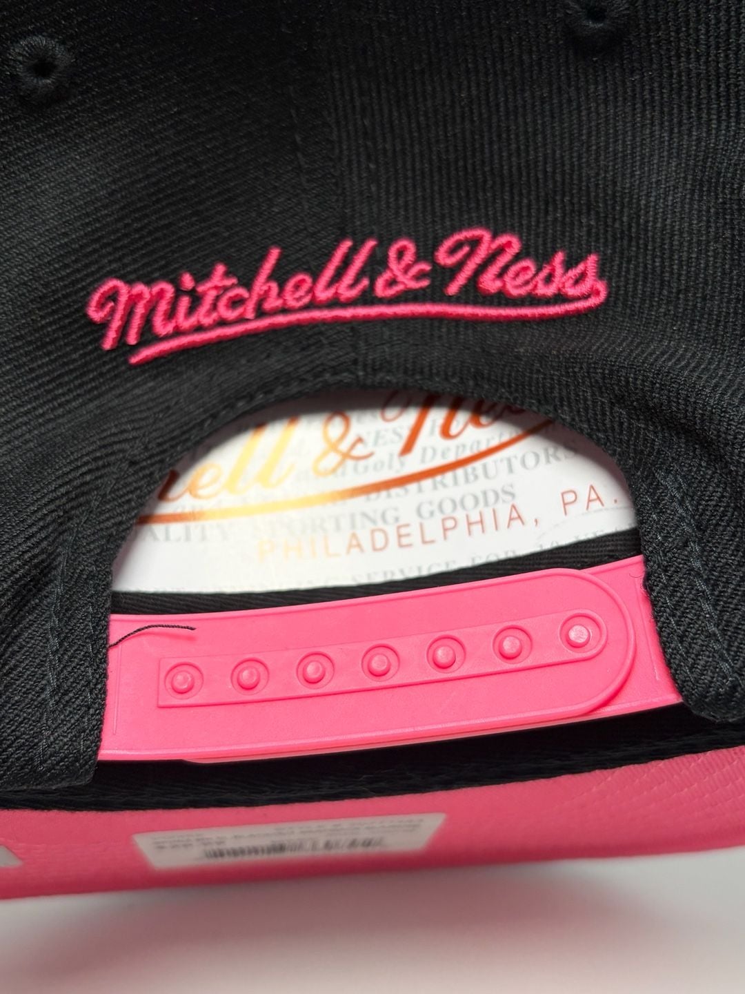 Mitchell & Ness San Antonio Spurs Snapback Hat Black Pink NBA 7