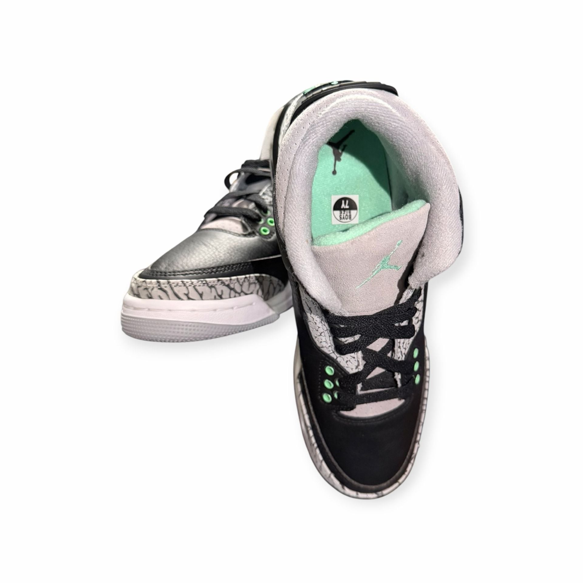 Jordan Air Jordan 3 Retro Size 7Y Green Glow 7