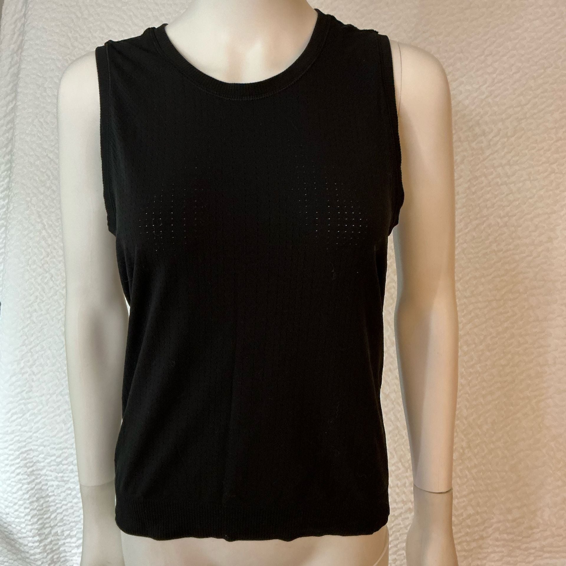 Athleta Tank Top Size S Black Perforated Knit Sleeveless 2