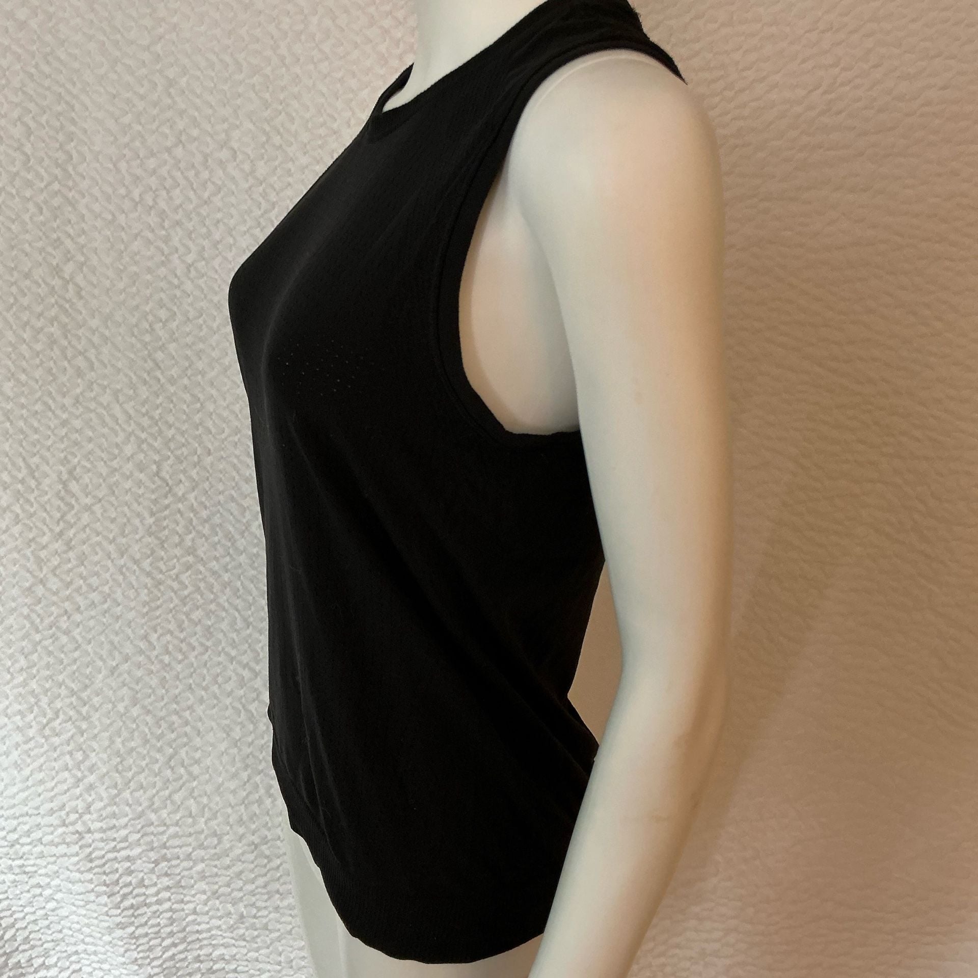 Athleta Tank Top Size S Black Perforated Knit Sleeveless 5
