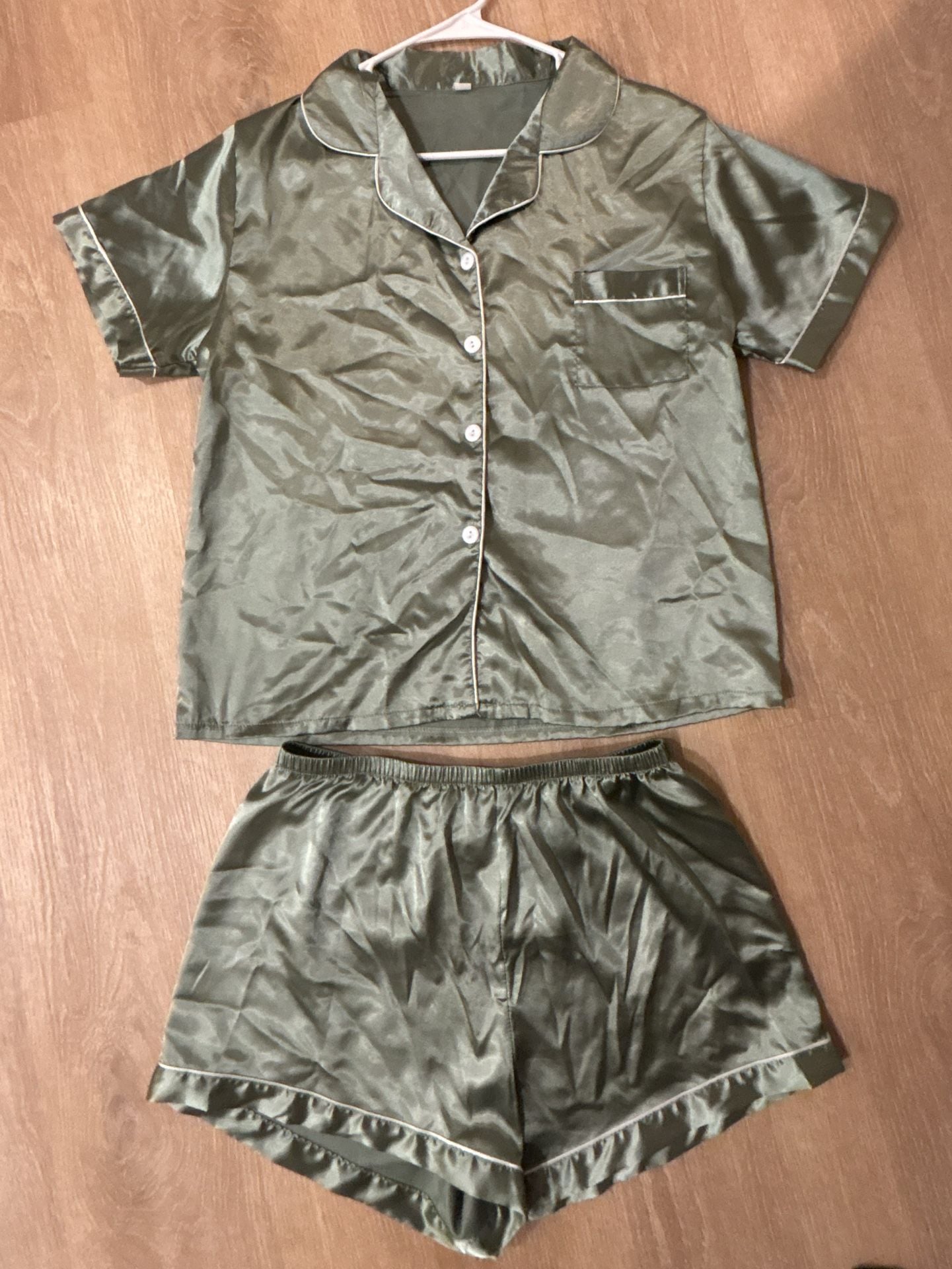 Satin Pajama Set Size L Green Button-Down Shorts 1