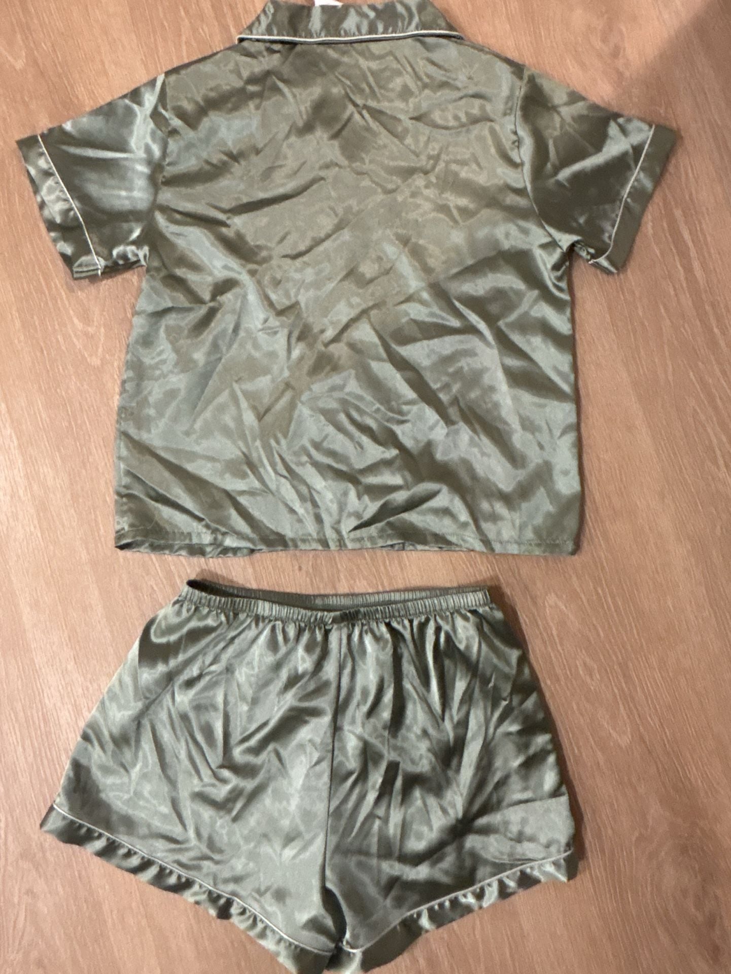 Satin Pajama Set Size L Green Button-Down Shorts 6