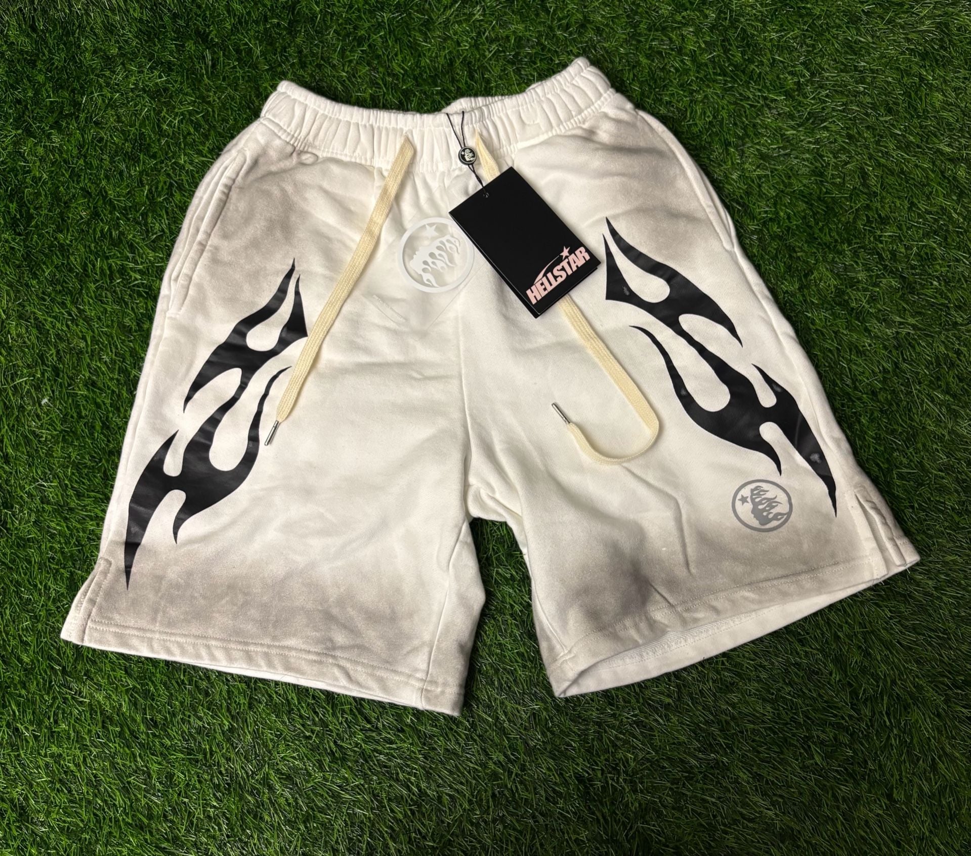 Hellstar Tribal Flame Shorts Size S White Sweatshorts 2
