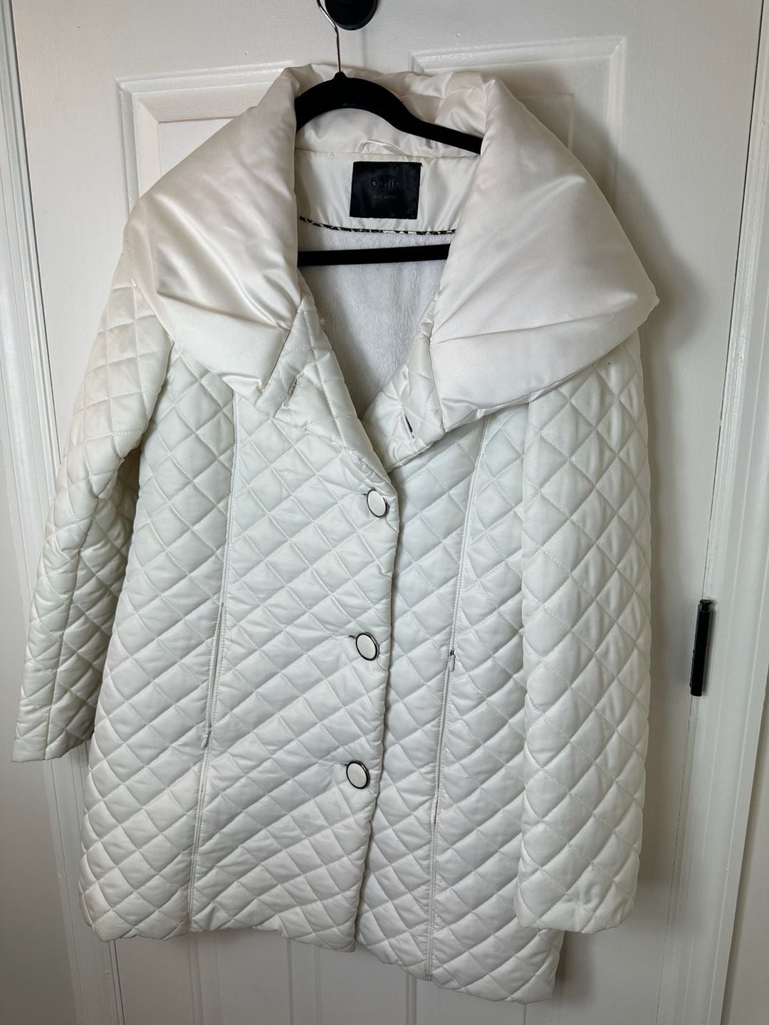Batik Out Wear Quilted Coat Size 40 Ivory Diamond Quilt Oversized Collar 2