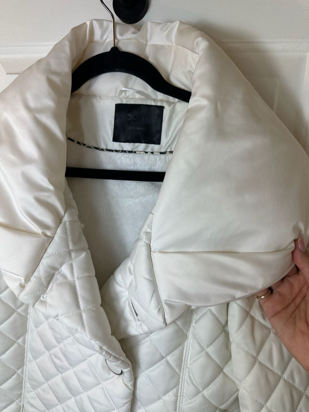 Batik Out Wear Quilted Coat Size 40 Ivory Diamond Quilt Oversized Collar 4