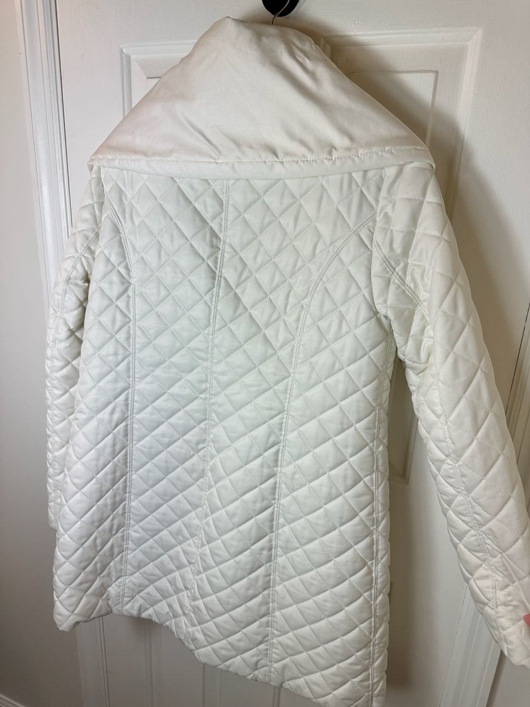 Batik Out Wear Quilted Coat Size 40 Ivory Diamond Quilt Oversized Collar 5