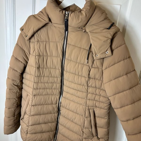 MNG Puffer Jacket Size XL Tan Quilted Water Repellent Hooded Faux Fur
