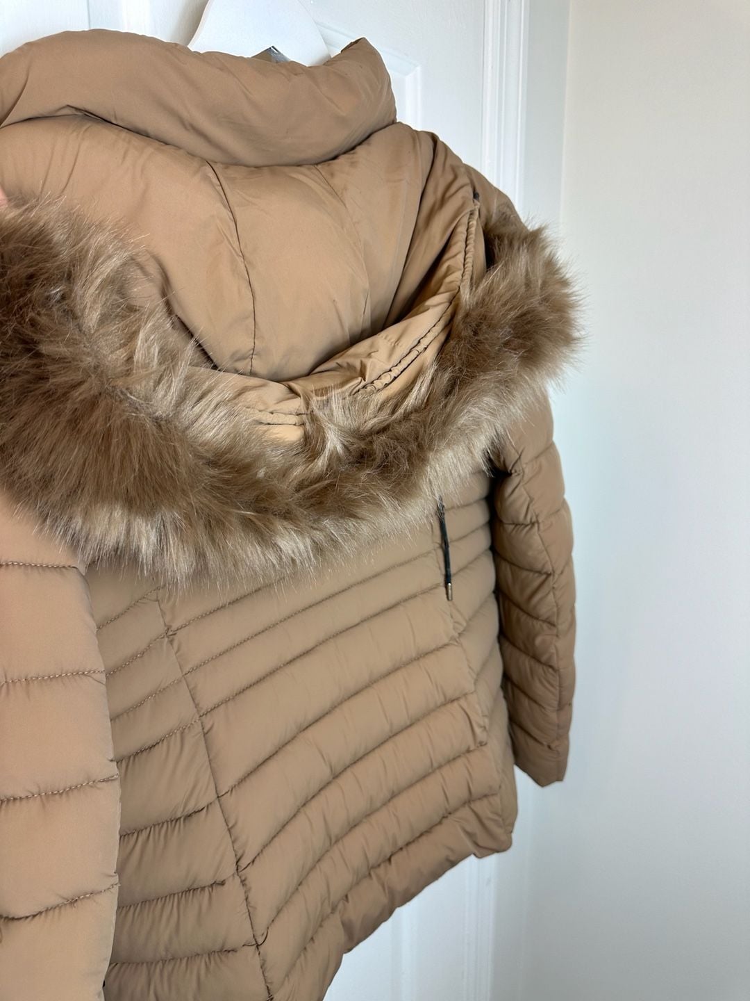 MNG Puffer Jacket Size XL Tan Quilted Water Repellent Hooded Faux Fur 4