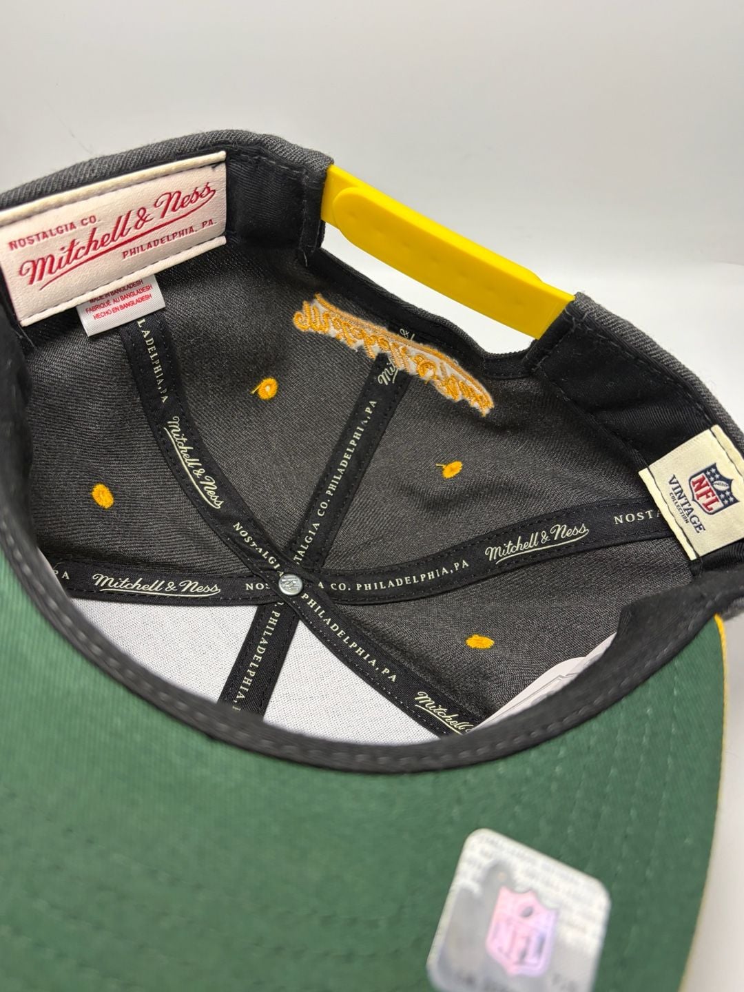 Mitchell & Ness Pittsburgh Steelers Snapback Hat Grey Yellow NFL 7