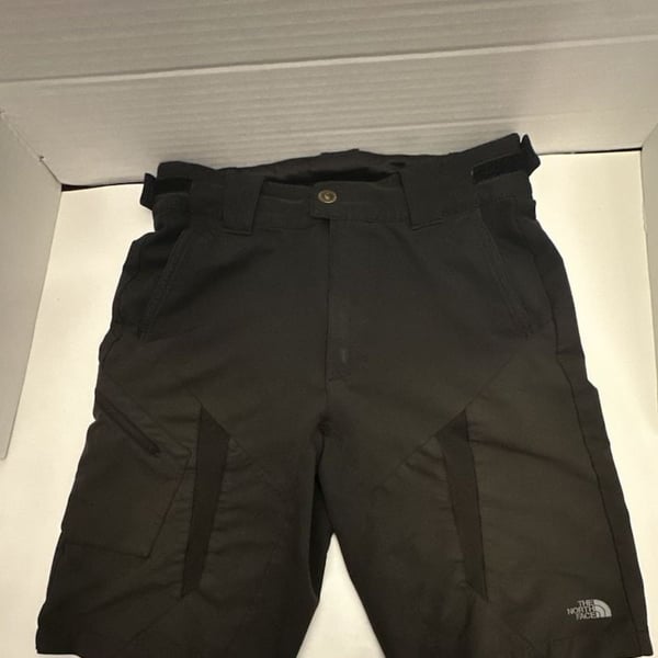 The North Face Shorts Size 30 Black Cargo Hiking Outdoor