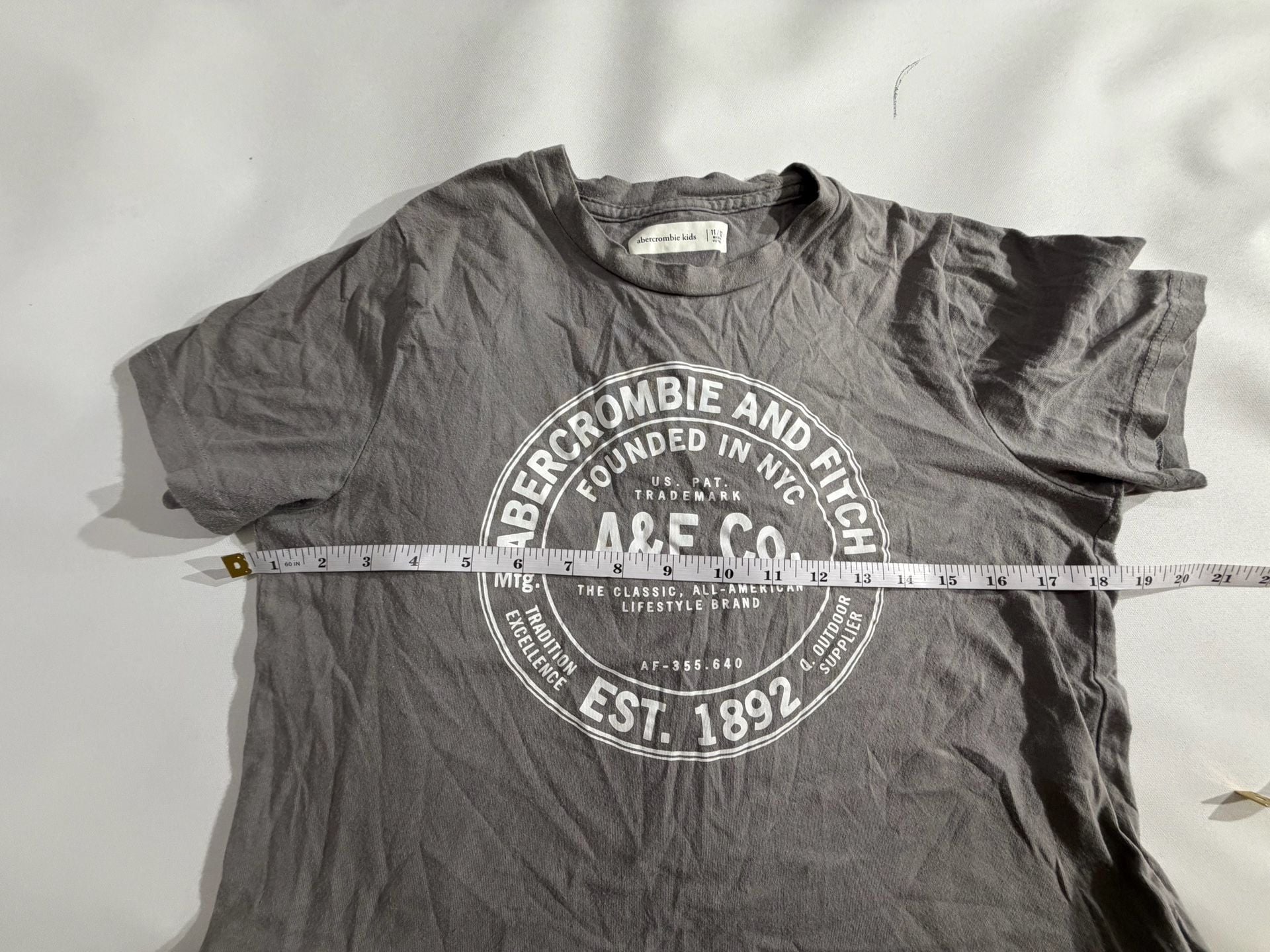 Abercrombie Kids Grey Graphic T-Shirt Size 11/12 5