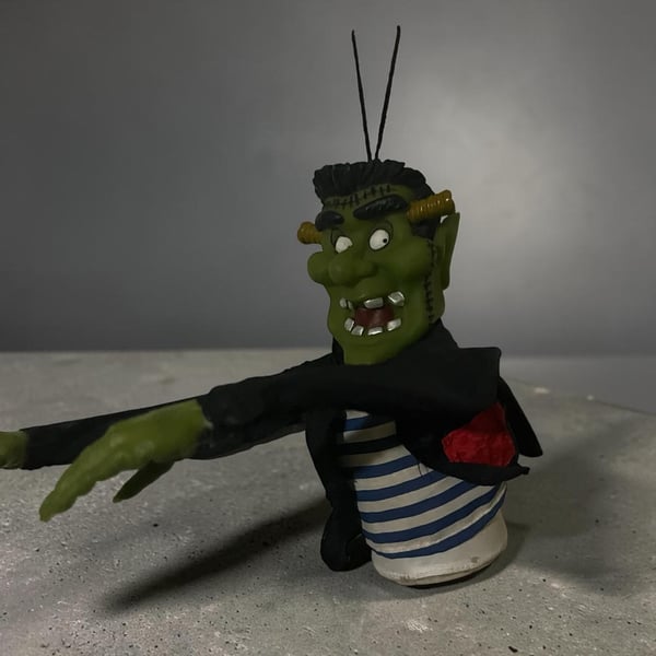 Frankenstein Halloween Jumping Pal Figure hang up 