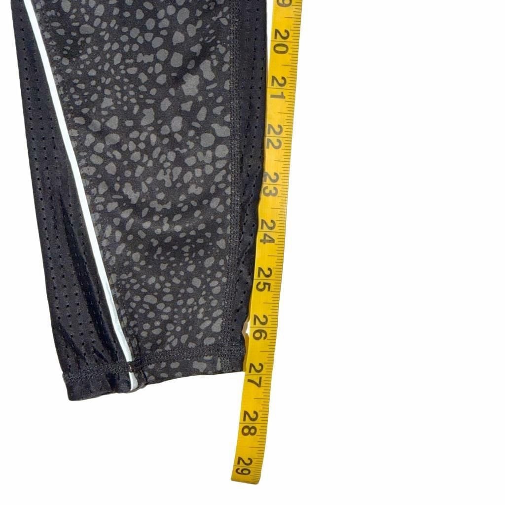 Fabletics Stride 9 High Waisted Motion365 Leggings Gray Black Leopard Mesh Trim 9