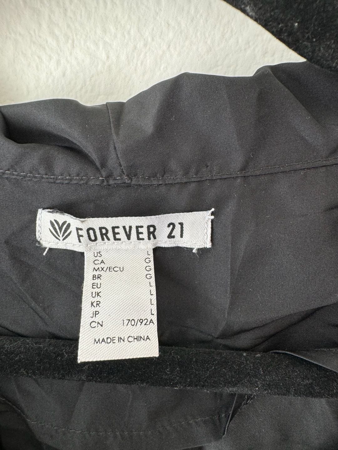 Forever 21 Windbreaker Jacket Size L Black White Stripe 6