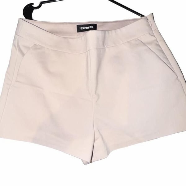 Express Mid Rise Tailored Shorts Size 8 Pink Stretch