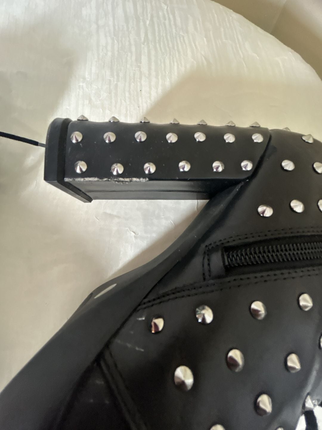 Gianni Bini 9M Spike ankle boots , gothic , biker style
21