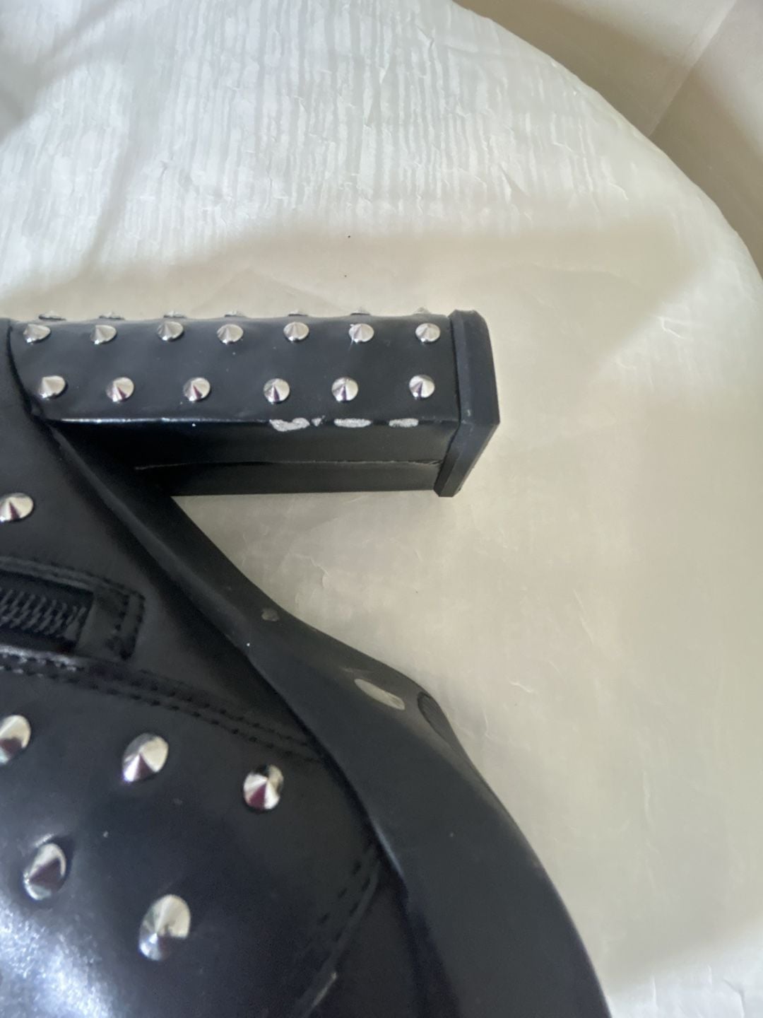 Gianni Bini 9M Spike ankle boots , gothic , biker style
22