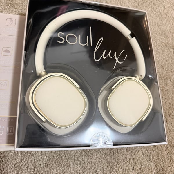 Zero Statik Soul Lux Noise Isolating Wireless Headphones Ivory Gold