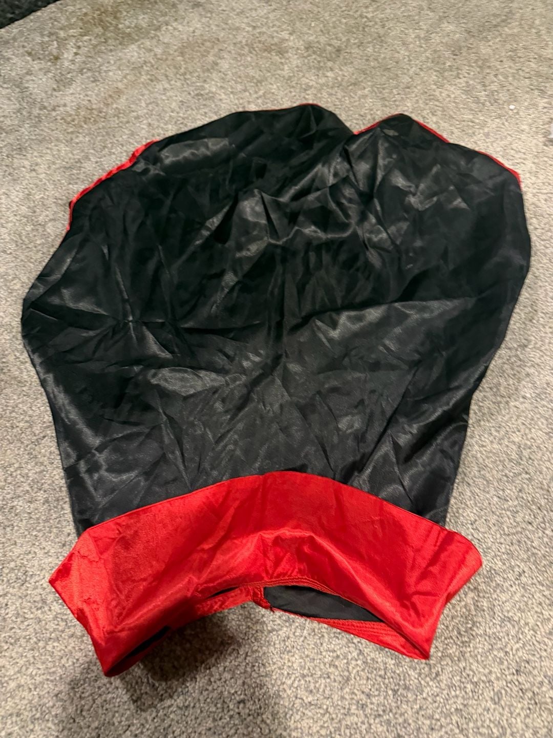frisco. Dog Vampire Cape Costume Size XXXL Black Red 1
